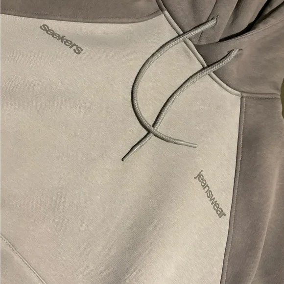 Sisters and seekers hoodie - Picture 4 of 4